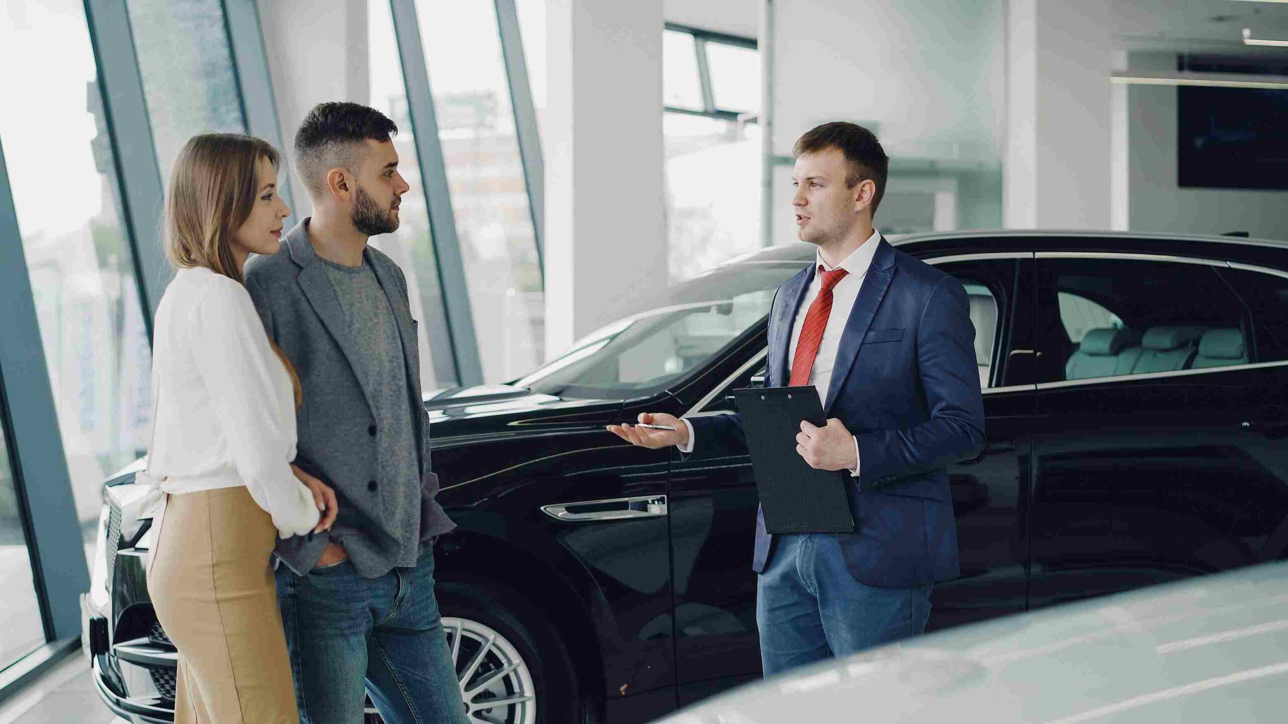Monthly Car Hire vs Buying a Used Car in Dubai: Which Makes More Sense in 2026?